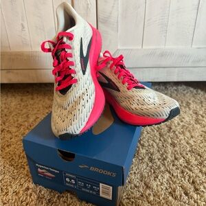 Brooks Hyperion Tempo, Brand new, women’s 6.5US